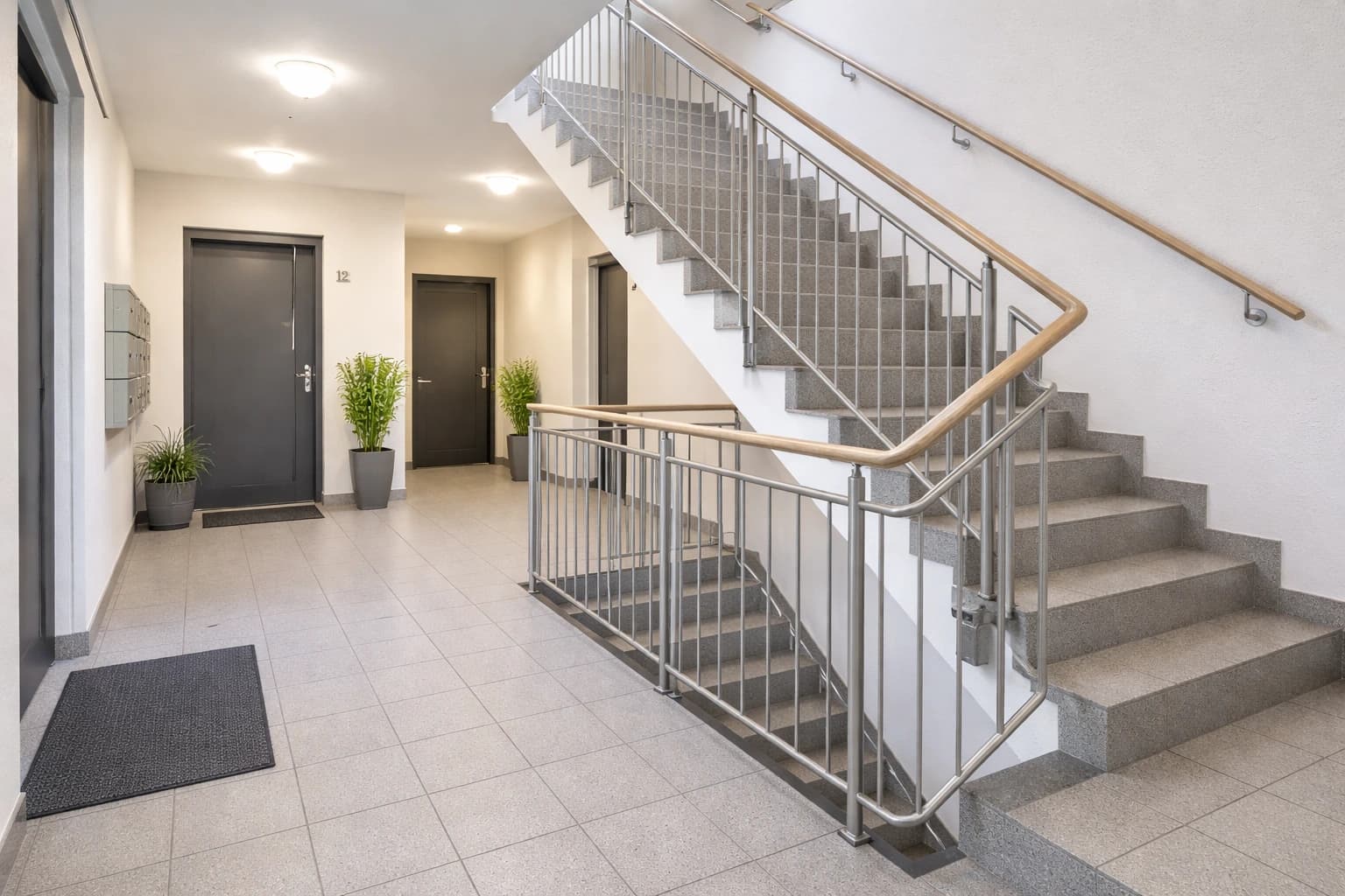 Treppenhaus & Gemeinschaftsflächen - Professionelle Objektbetreuung im Rhein-Main-Gebiet